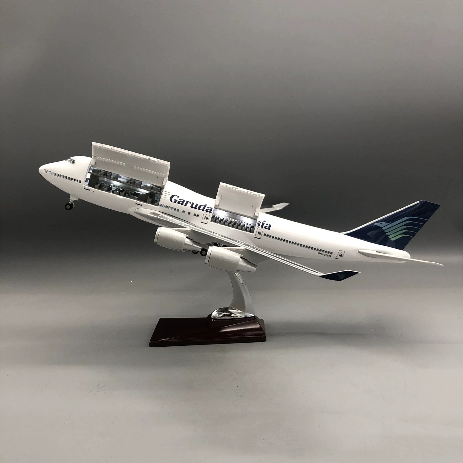 Model Kit Indonesia - New Cabin Door Openable Garuda Indonesia