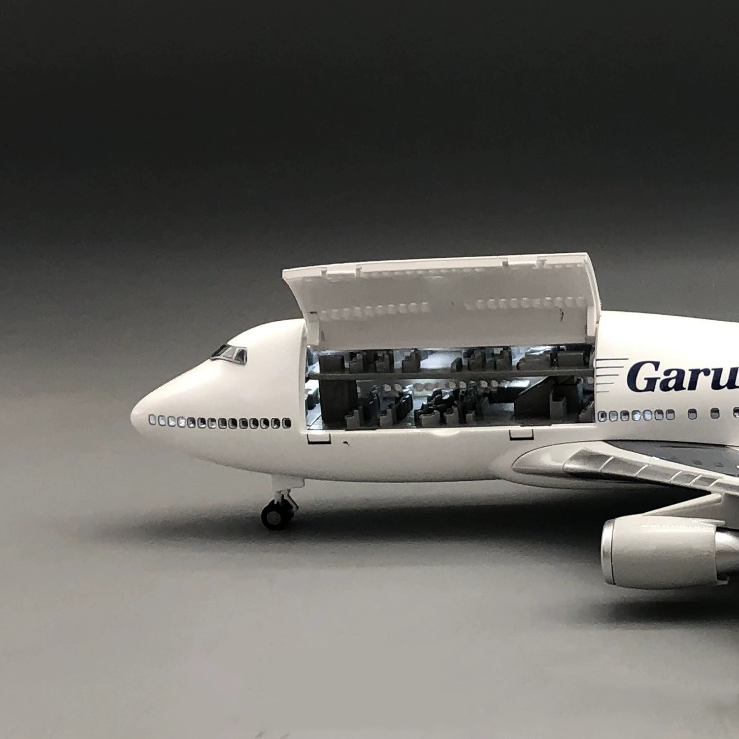 New Cabin Door Openable Garuda - Model Kit Indonesia 评论和价格