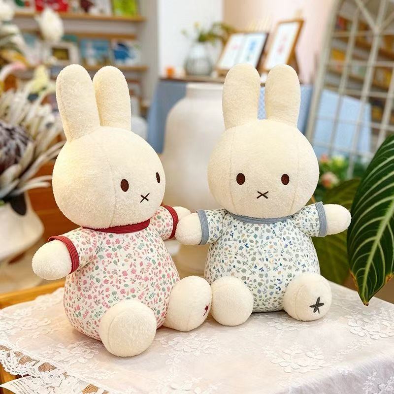 30cm Cute Miffy Rabbit Floral  - Model Kit Anime 评论和价格